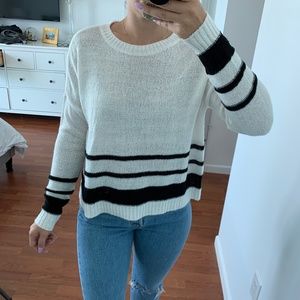 🦋 SO Crew Neck Striped White & Black Sweat…